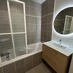 Apartment Dahlia, Appt Cosy Avec Parking Et Balcon Caen