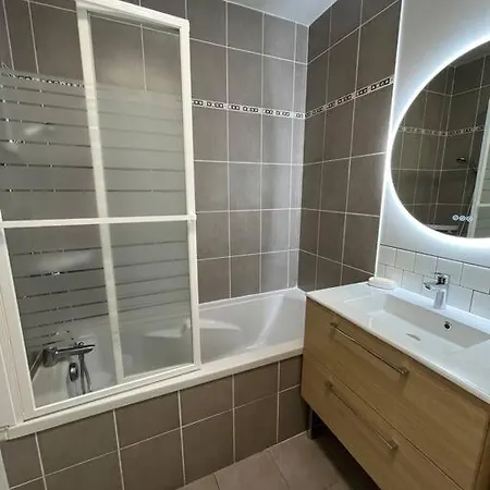 Dahlia, Appt Cosy Avec Parking Et Balcon 아파트