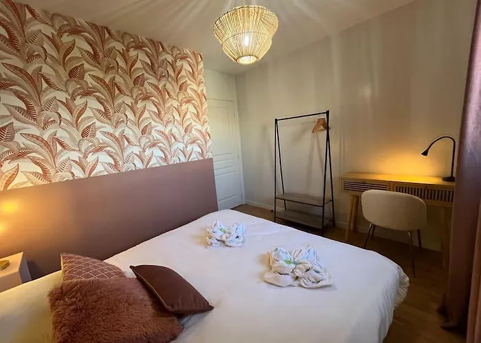 Dahlia, Appt Cosy Avec Parking Et Balcon Apartament